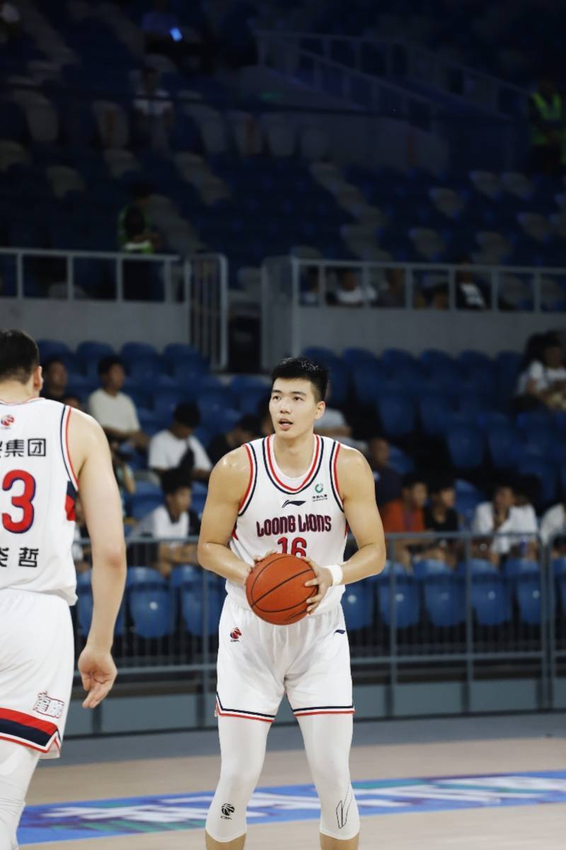 深圳男篮清晨队长鼓劲，志在CBA季后赛名次提升，底气十足，球队文化再被提及的简单介绍-开云体育平台