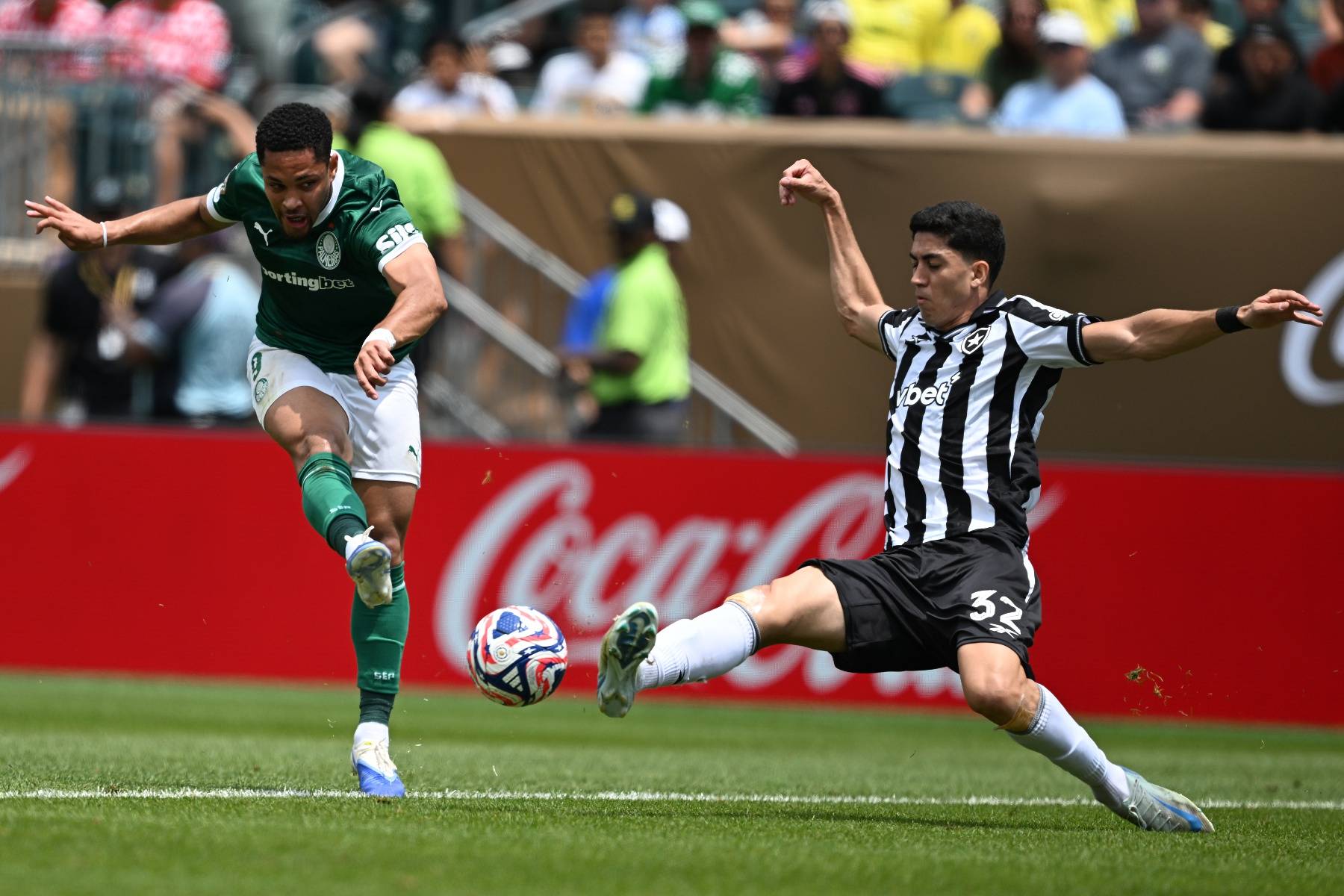 清晨曼城备战意大利杯，防线松动细节曝光，信心回归，更衣室氛围转暖的简单介绍-开云体育平台